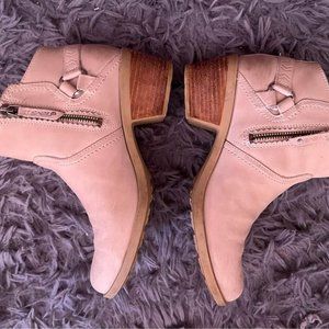 Teva Women’s Foxy Ankle Boots Taupe size 8